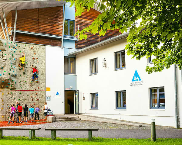 Abschlussreise Jugendherberge Garmisch-Partenkirchen: Außenansicht
